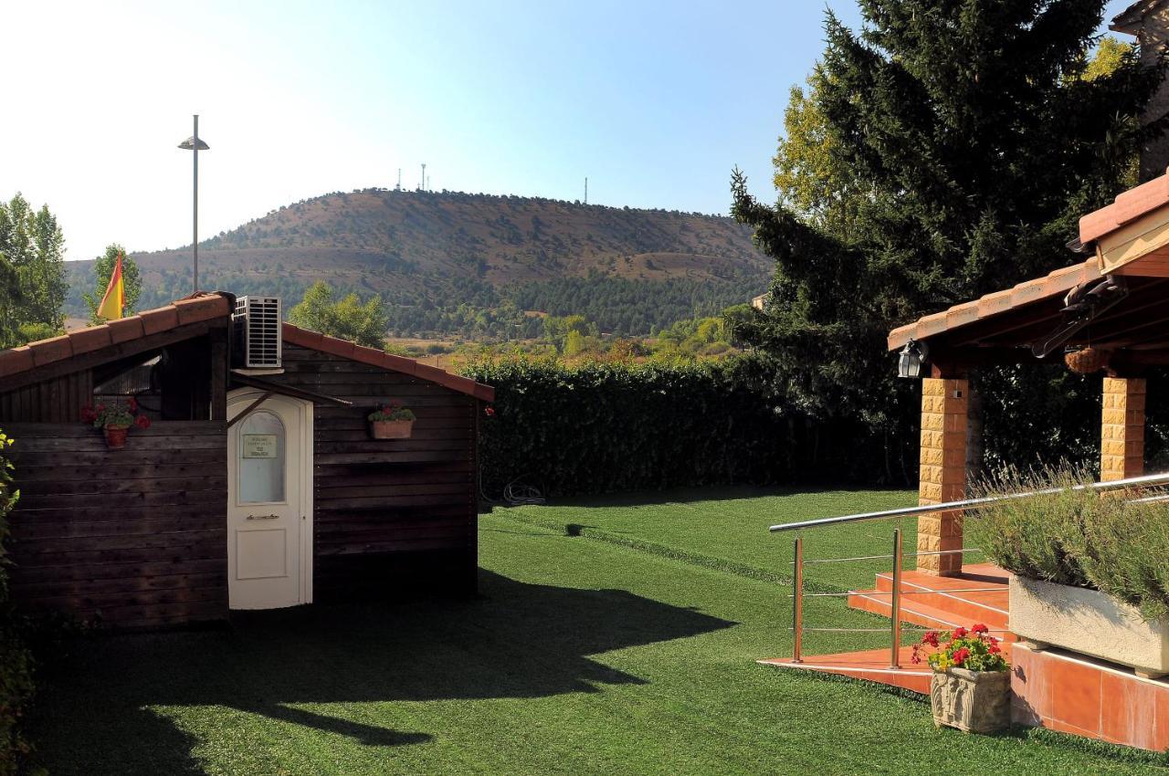 Casa De La Hiedra Soria Villa Bagian luar foto
