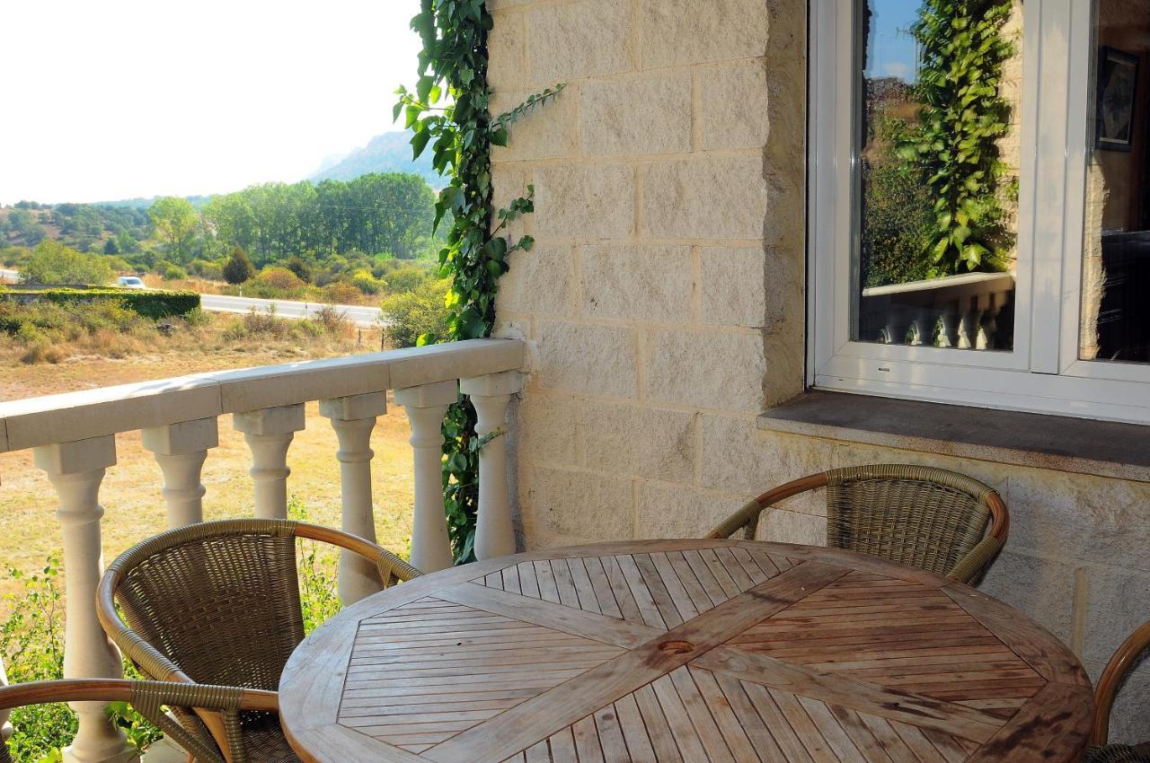 Casa De La Hiedra Soria Villa Bagian luar foto